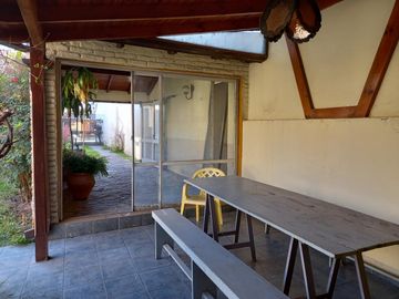 Chalet 3 ambientes con cochera en venta, Bernal !!!! EXCELENTE UBICACION !!!!