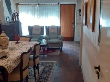 Chalet 3 ambientes con cochera en venta, Bernal !!!! EXCELENTE UBICACION !!!!