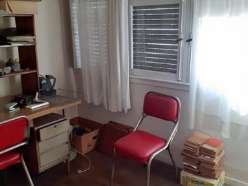 Chalet 3 ambientes con cochera en venta, Bernal !!!! EXCELENTE UBICACION !!!!