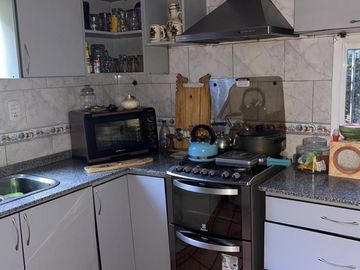 Hermosa casa en Barrio Parque Pero`