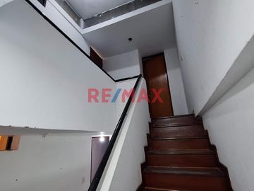 Pasaje matto de Turner, Clorinda Urb. Los Precursores, con acceso a Chorrillo, Barranco y Miraflores. Ubicado en una zona tranquila y seguridad, Polid