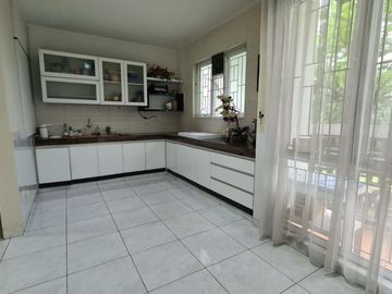Rumah Mewah Full Furnish Foresta Aria Minimalis Modern Dekat Tol Mall Harga Nego