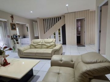 Rumah Mewah Full Furnish Foresta Aria Minimalis Modern Dekat Tol Mall Harga Nego