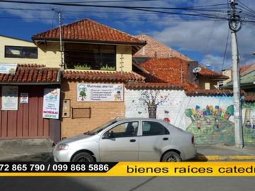 Casa de venta en Av. González Suárez ( Fybeca ) – código:16343
