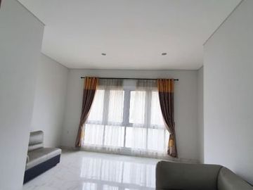 Rumah 2 lantai dalam townhouse pangkalan jati dekat tol andara