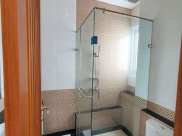 Rumah 2 lantai dalam townhouse pangkalan jati dekat tol andara