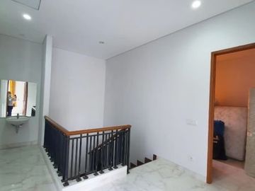 Rumah 2 lantai dalam townhouse pangkalan jati dekat tol andara