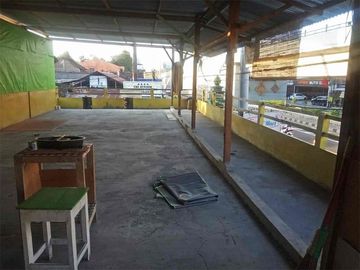 Ruko 3 lantai di tepi jln masuk Terminal Jombor