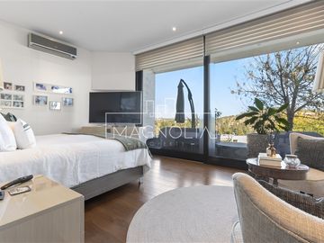 Casa en venta de 5 dorm. en Lo Barnechea
