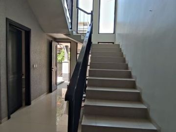 Disewakan Rumah Minimalis 2 Lt &rdquo;Central Park Ahmad Yani&rdquo;