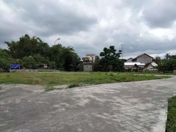 BANTING HARGA ; Jl.Kaliurang Km8 Selatan Jalan Damai Jogja