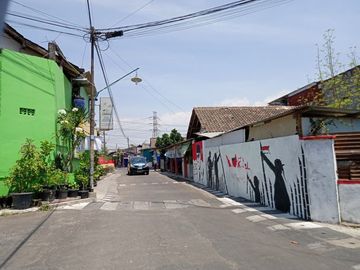 BANTING HARGA ; Jl.Kaliurang Km8 Selatan Jalan Damai Jogja