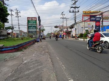 BANTING HARGA ; Jl.Kaliurang Km8 Selatan Jalan Damai Jogja