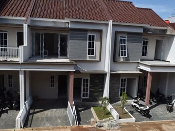 hunian berkelas banget loh 2 lantai tapi harga murah meriah