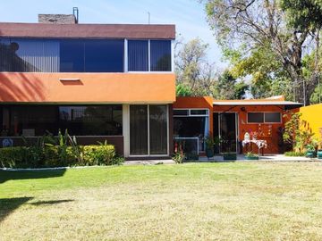 VENTA DE CASA DE 5 RECAMARAS CON JARDIN DE 500 M2 sobre Blvd. San Felipe