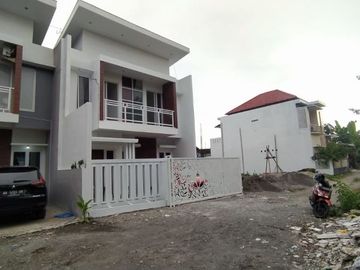 Dijual Rumah Premium 2 lantai 300 meter dari Pemda Sleman