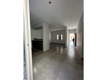 Hermosa Casa a Estrenar