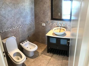 Excelente ubicación. Impecable 3 ambientes, sin expensas
