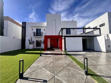 Casa contemporánea, Pregunte por los planes de financiamiento directo