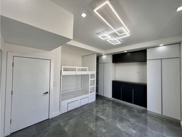 Casa contemporánea, Pregunte por los planes de financiamiento directo
