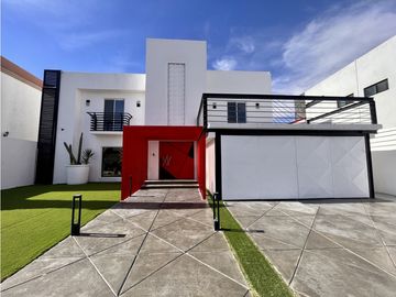 Casa contemporánea, Pregunte por los planes de financiamiento directo