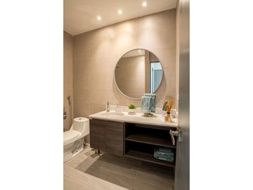 $190K ƒ LUJOSO Y CENTRICO APTO. EN PH PARK SQUARE