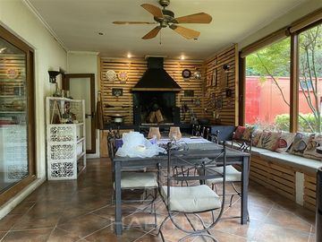 Casa en venta de 5 dorm. en Curicó (37320)