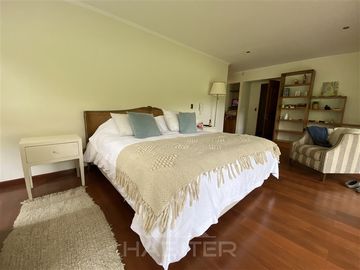 Casa en venta de 5 dorm. en Curicó (37320)