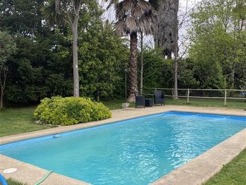 Casa en venta de 5 dorm. en Curicó (37320)