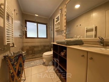 Casa en venta de 5 dorm. en Curicó (37320)