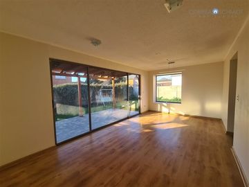 Casa en arriendo Valle Lo Castillo, Machalí, Rancagua