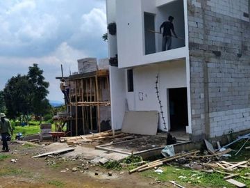 Rumah Minimalis Resort 2 Lantai Nuansa Eropa Sisa 2 Unit
