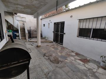Venta Casa 3 ambientes y monoambiente en Morón