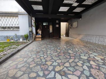 Venta Casa 3 ambientes y monoambiente en Morón