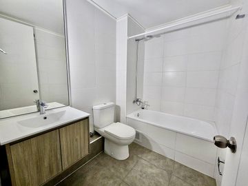 Departamento semiamoblado 2D/2B con estacionamiento y bodega — Metro Mirador