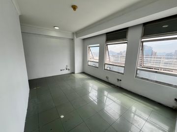 SE VENDE OFICINA EN SANTIAGO