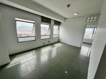 SE VENDE OFICINA EN SANTIAGO