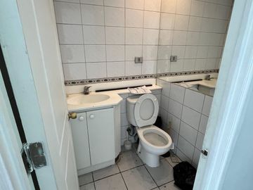 SE VENDE OFICINA EN SANTIAGO