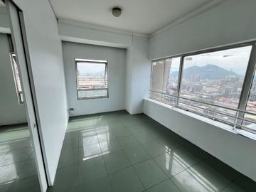 SE VENDE OFICINA EN SANTIAGO