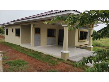 Se Vende Casa Nueva en Las Tablas  