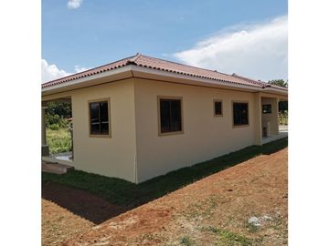 Se Vende Casa Nueva en Las Tablas  