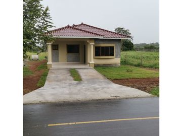 Se Vende Casa Nueva en Las Tablas  