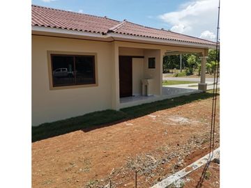Se Vende Casa Nueva en Las Tablas  