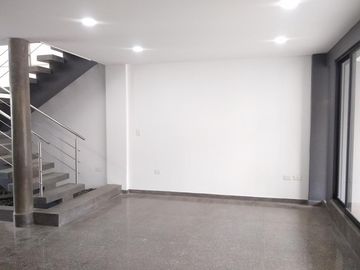casa en venta en niza. Cod V12073
