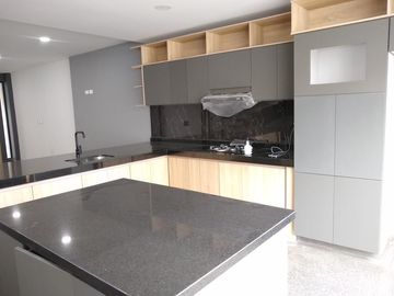 casa en venta en niza. Cod V12073