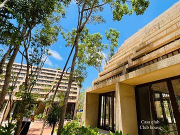 Villa con alberca privada, en residencial con casa club, parque sensorial, spa,