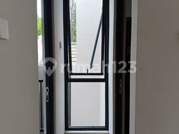 Dijual Cepat Rumah di Nusaloka BSD Hadap Selatan
