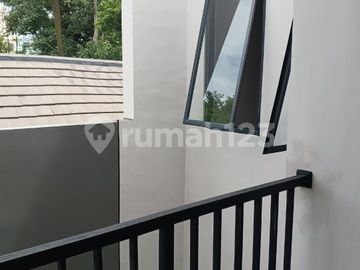 Dijual Cepat Rumah di Nusaloka BSD Hadap Selatan