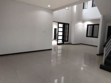 RUMAH ROYAL RESIDENCE, LOKASI MAIN ROAD AREA DEPAN, MURAH
