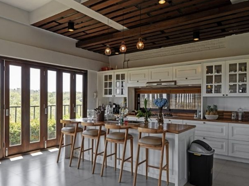 VILLA MINIMALIS UNBLOCK VIEW DI PECATU BADUNG, BALI